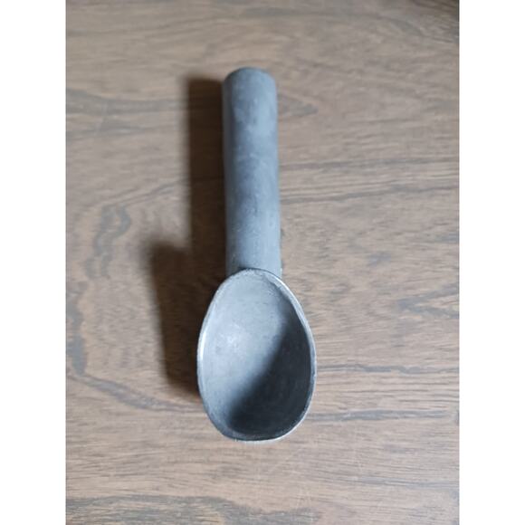 Vintage Metal Ice Cream Scoop - Picture 3 of 4